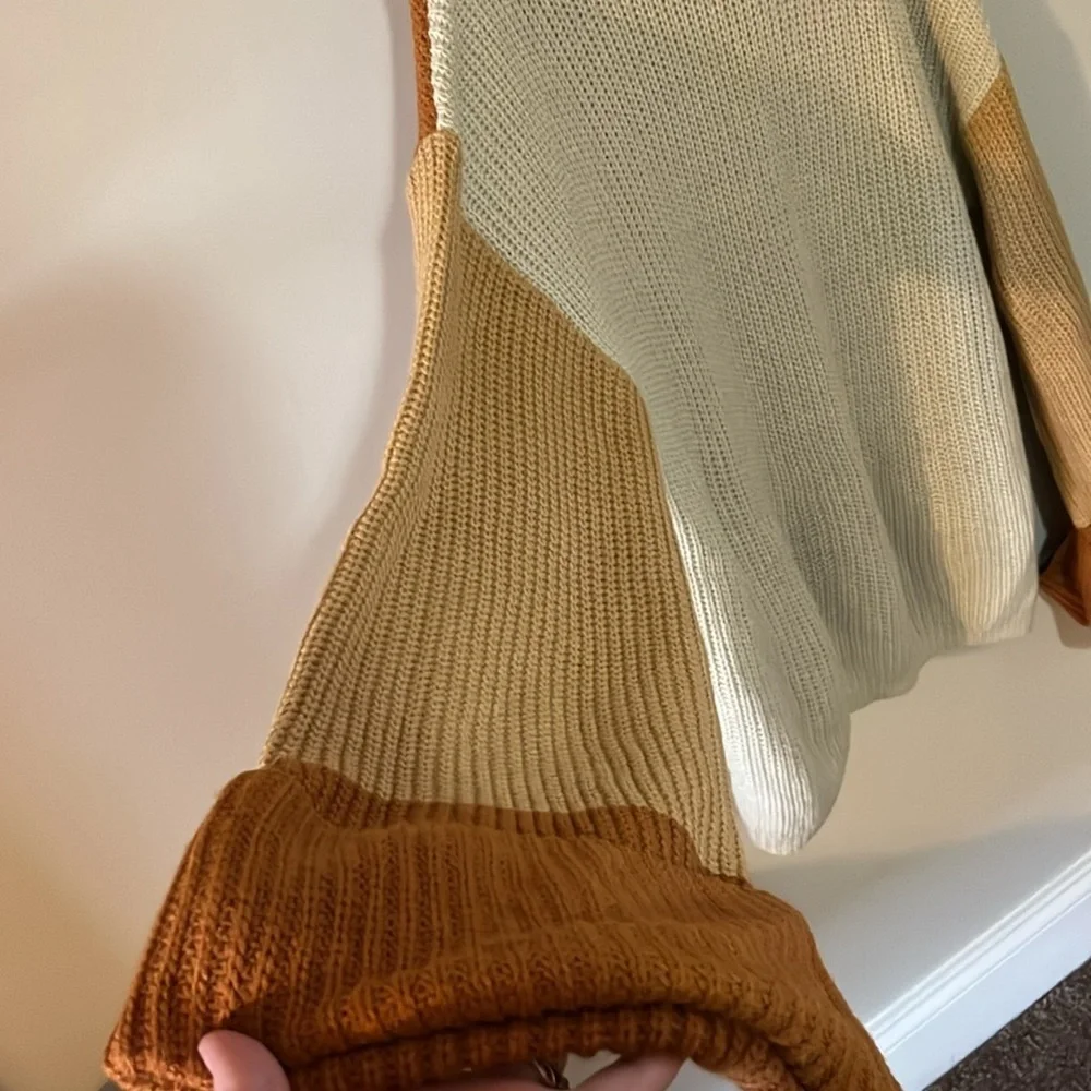 Miss Sparkling Size Medium Cream/Tan/Dark Orange Sweater - Picture 3 of 6